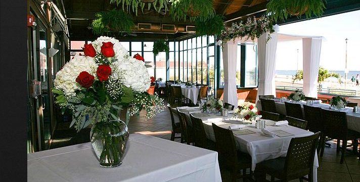Rooneys Oceanfront Restaurant